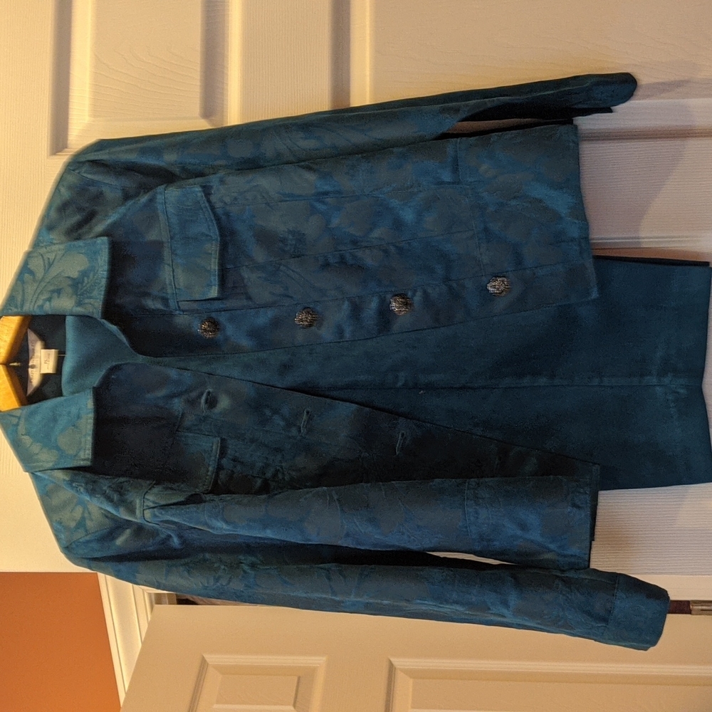 Draper's & Damon's pants suit